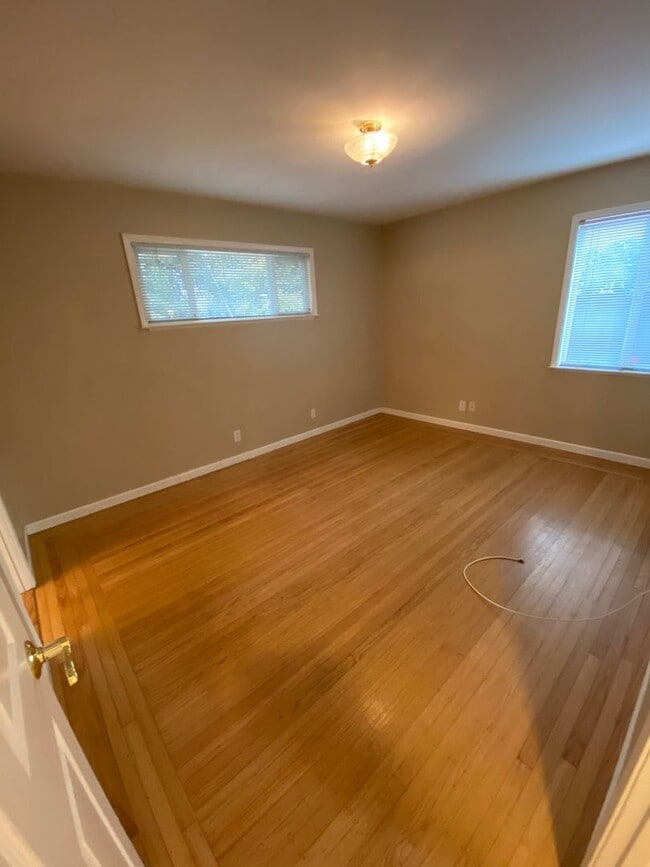 Building Photo - 3 Bed 2 Bath, Single Family Home In Walnunt Creek