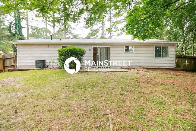 Building Photo - 3 Bedroom Pet-Friendly Home in Riverdale, GA with Main Street Renewal