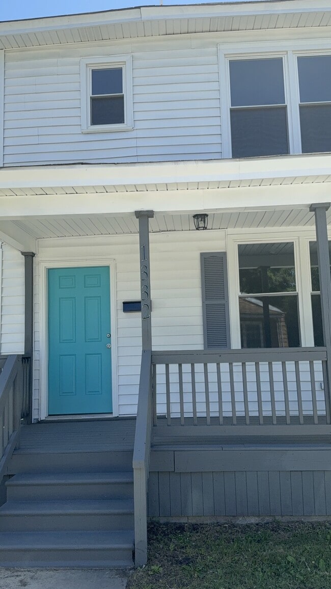 Primary Photo - 1332 29th St