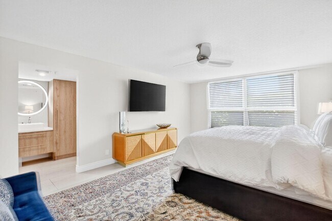 Building Photo - 7233 Promenade Dr