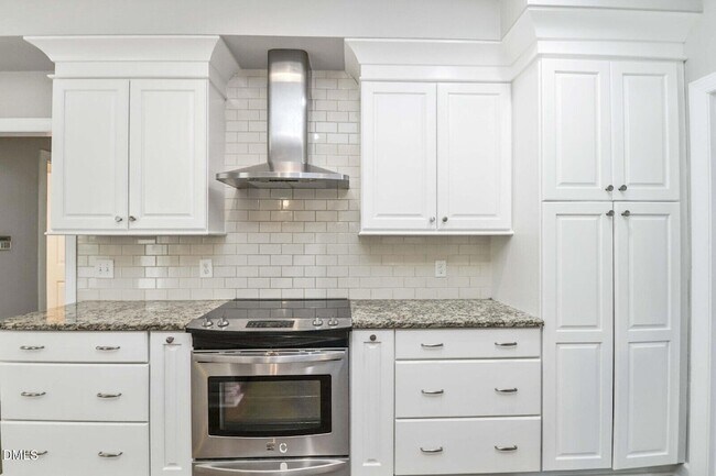 Building Photo - 301 Perry Creek Dr