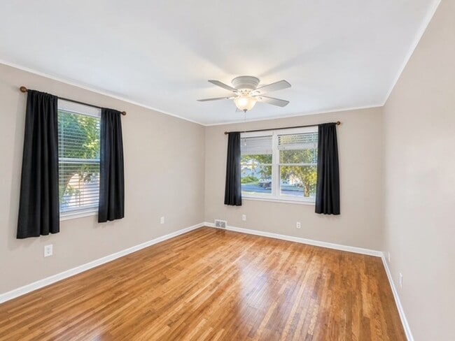 Building Photo - Brookhaven 4 Bedroom House with Deck