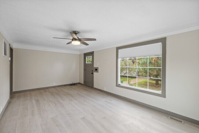 Building Photo - 5737 SE Harold St