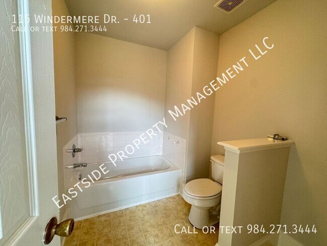 Building Photo - 115 Windermere Dr