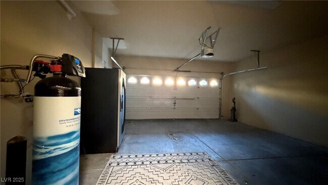 Building Photo - 6451 Parrot Ridge Ct