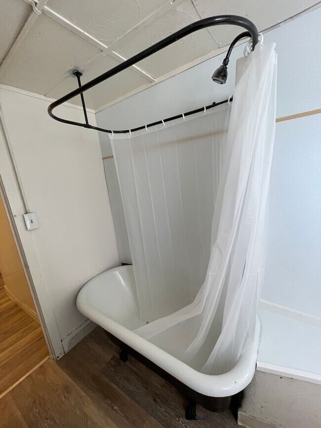 Building Photo - EHN720