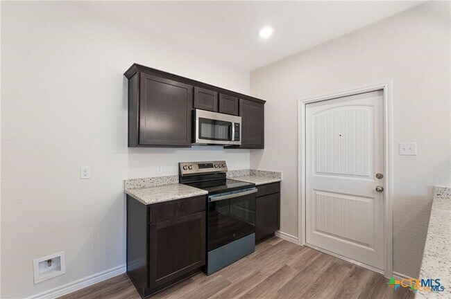 Building Photo - 505 Adley Ave