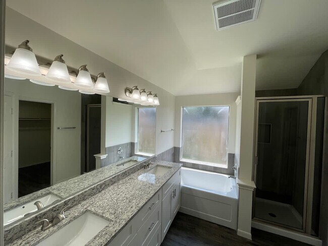 Building Photo - 15414 Misty Dawn Tr