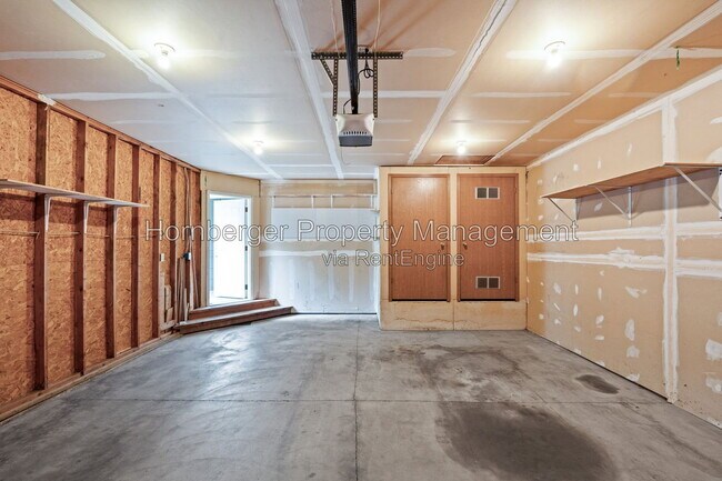 Building Photo - 1603 E 33rd Ave
