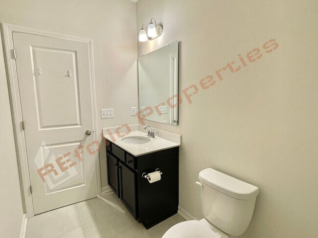 Building Photo - 924 Arlington Wood St