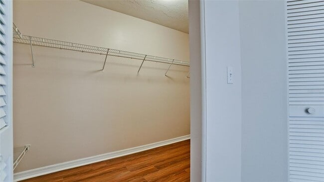 Building Photo - 407 68th Ave Dr W