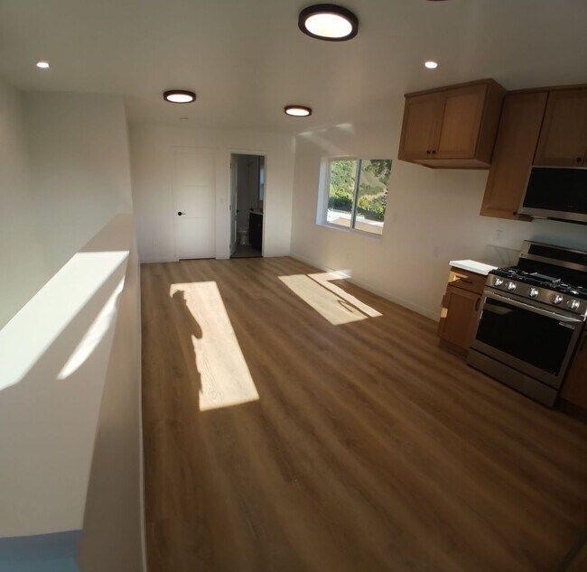 Building Photo - PRIME CAL POLY LOCATION!!
