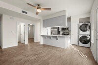 Building Photo - 1100 W 25th St
