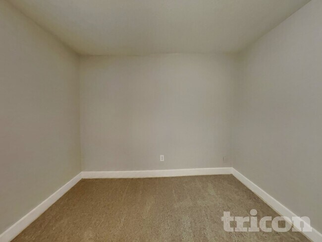 Building Photo - 6346 Hall Pond Ct