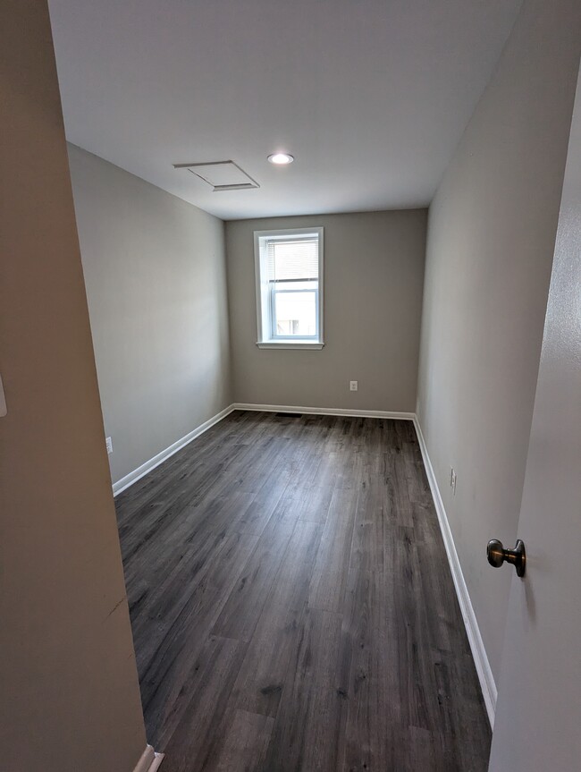 bedroom 3, top level - 205 Bates St NW