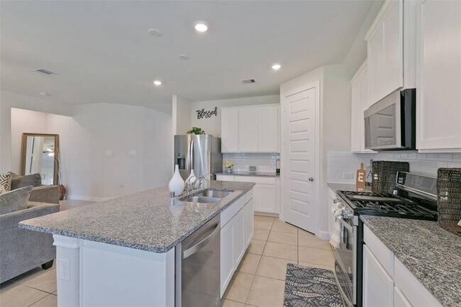 Building Photo - 8902 Jasper Lake Dr