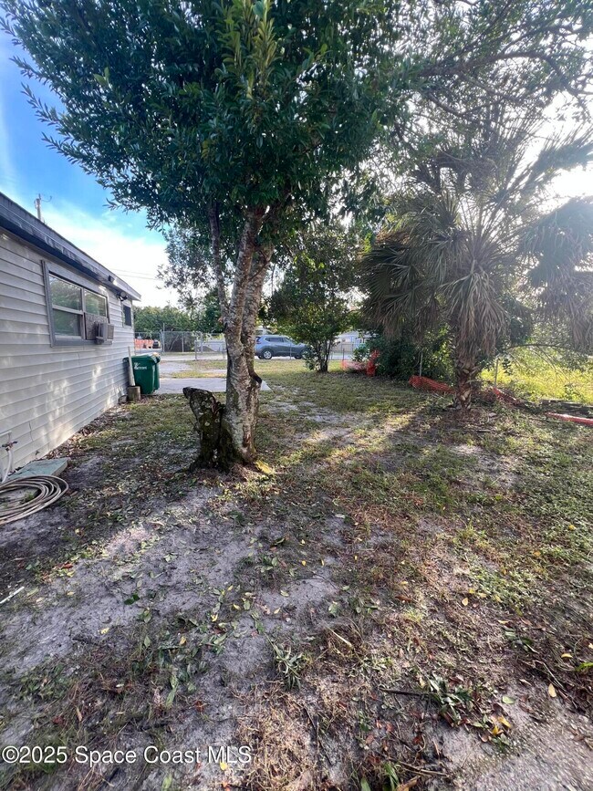 Building Photo - 1616 Terrace St