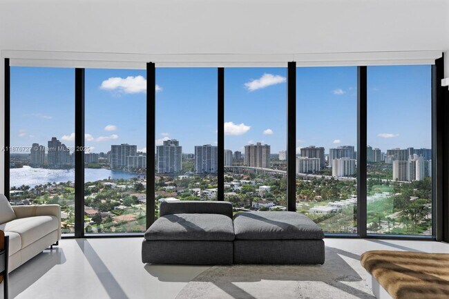 Building Photo - 18555 Collins Ave