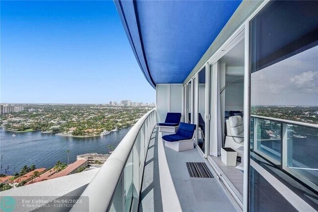 Building Photo - 3101 Bayshore Dr