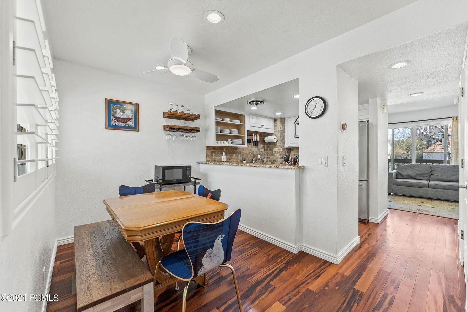 Dining Room - 36 Racquet Club Dr