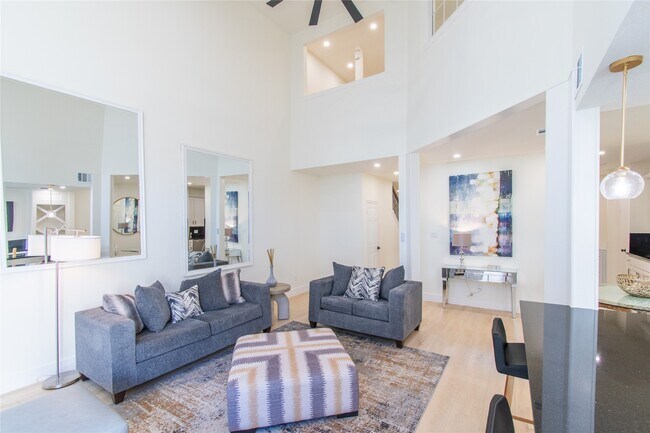 Building Photo - 727 Bunker Hill Rd