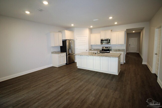 Building Photo - 8006 Burnside Lp