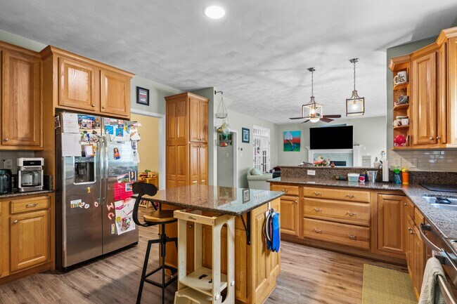 Building Photo - 1625 Lockridge Ct