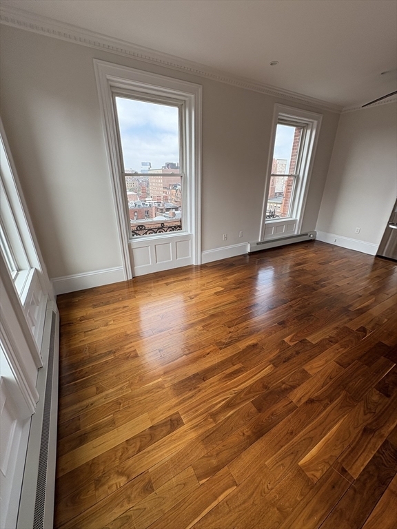 Building Photo - 483 Beacon St