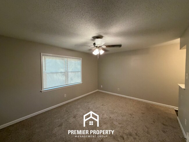 Building Photo - 3955 Castile St
