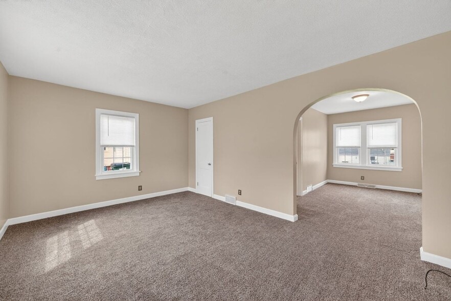 Building Photo - 1133 Milford St NE