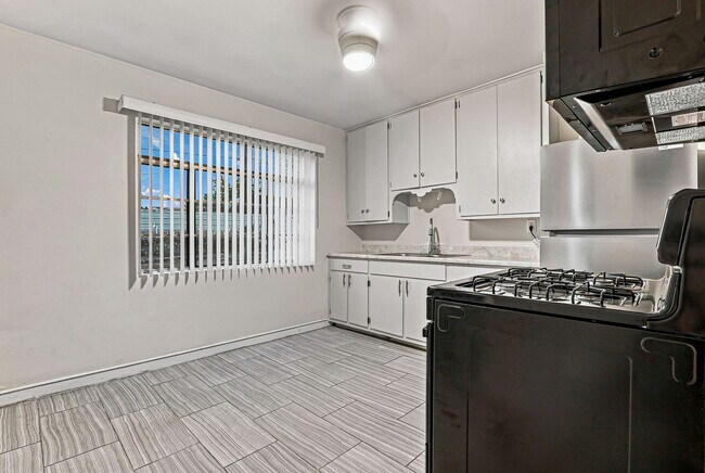 Building Photo - 7713 Veracruz Ave