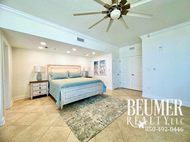 Building Photo - Upscale 3 BR 3 BA furnished Condo On the Gulf for 12 Month Lease