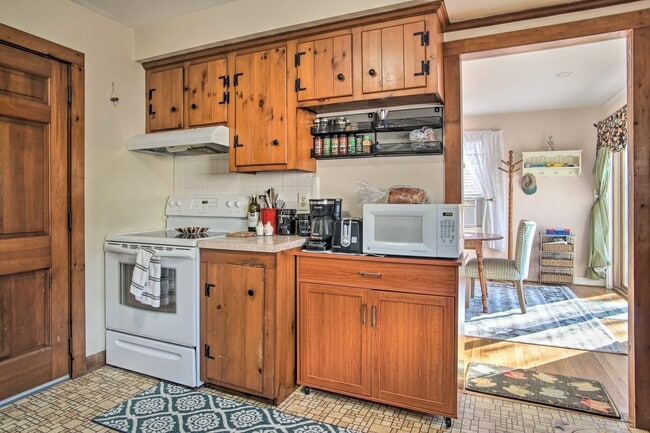 Building Photo - 343 Ocean St