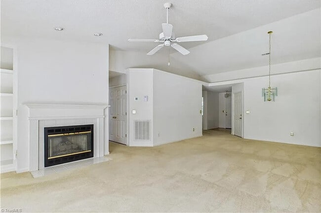 Building Photo - Build Equity While Leasing - Lease to Own