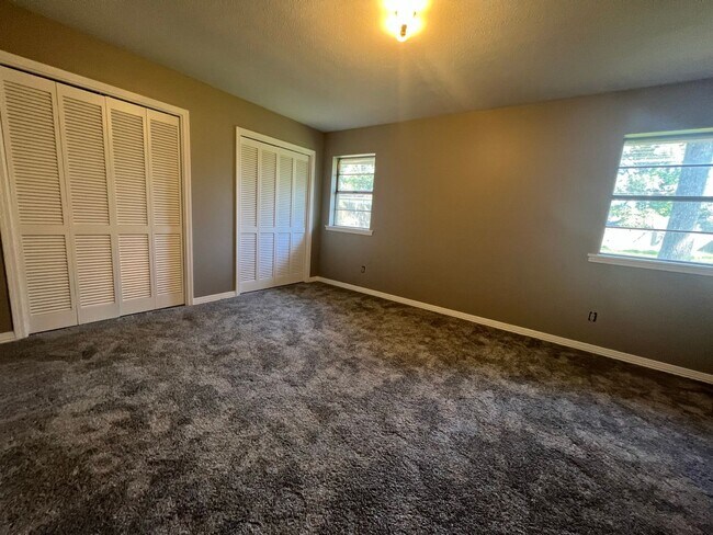 Building Photo - Remodeled 4 Bedroom home