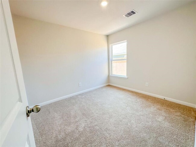 Building Photo - 16322 Sweet Grv Dr