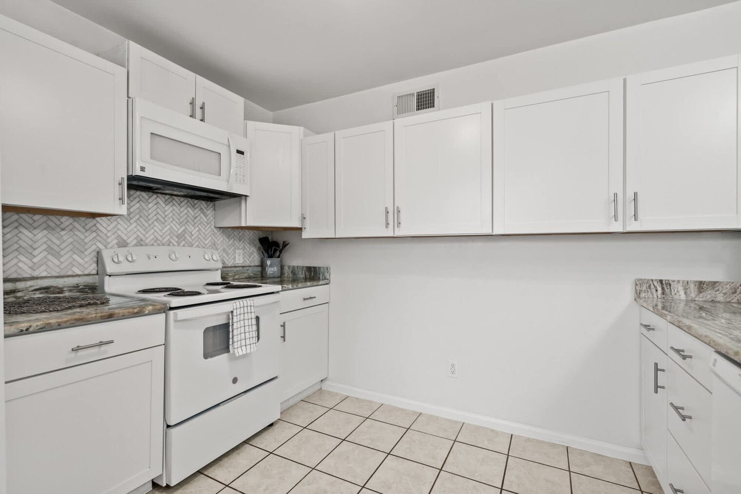 Building Photo - 1356 Glenns Bay Rd