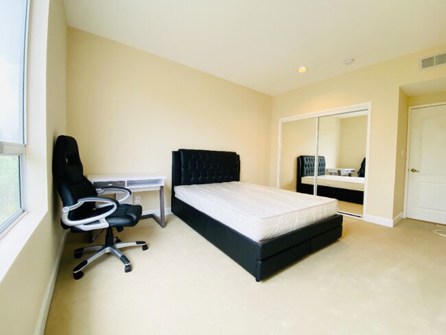 Building Photo - 10630 Wilkins Ave