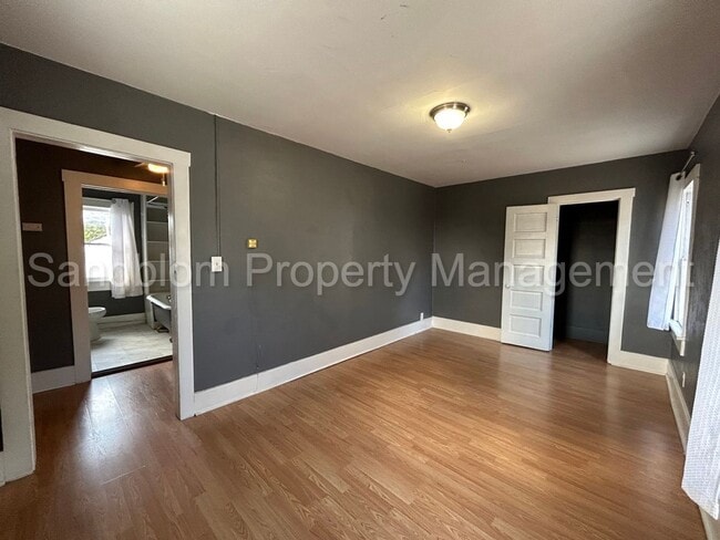 Building Photo - FOR LEASE | Riverview | 1 Bed, 1 Bath Garage Apartment