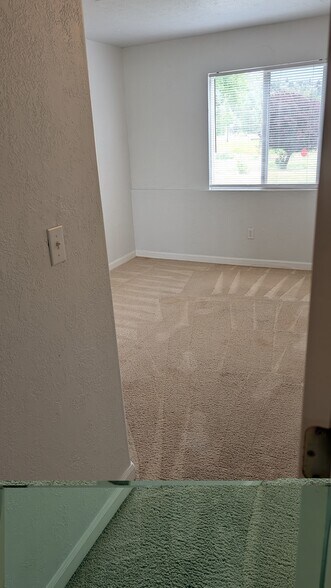Building Photo - 1600 Traverse St