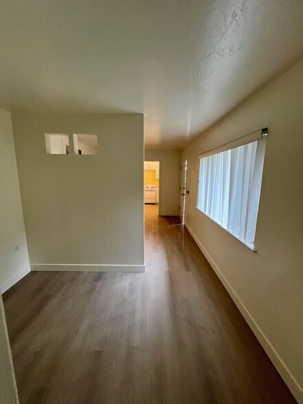 Bedroom - 2504 Drake St