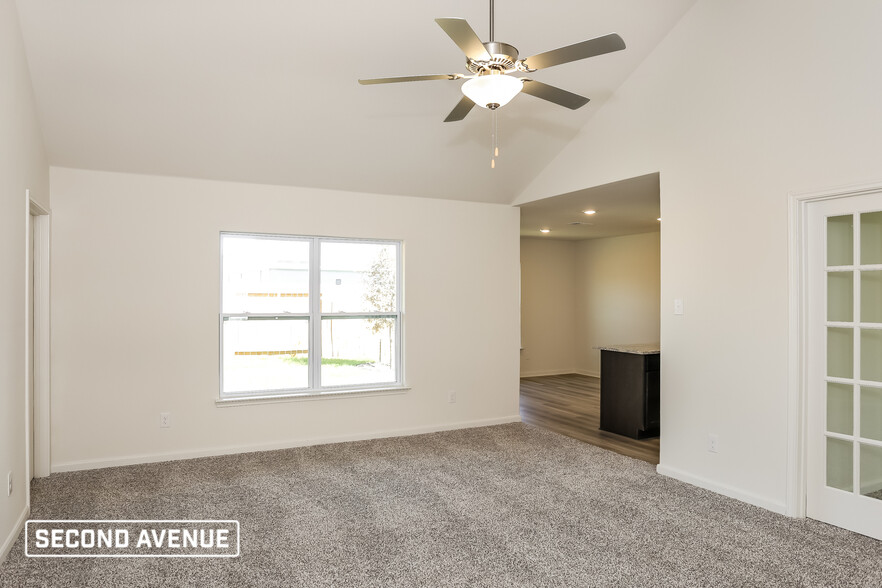 Building Photo - 1421 Sunkiss Dr