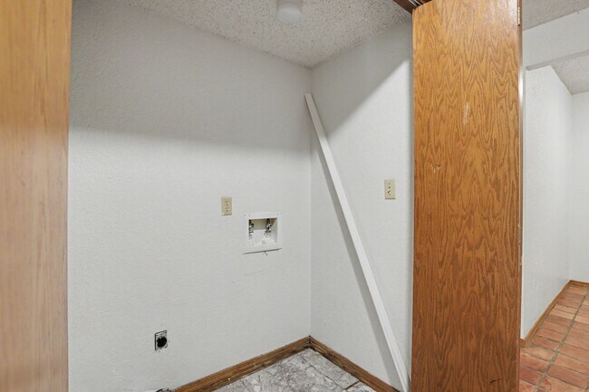 Building Photo - 1300 N Rockwell Ave