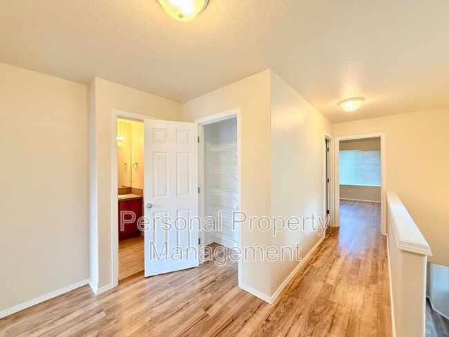 Building Photo - 13024 NE 26th St