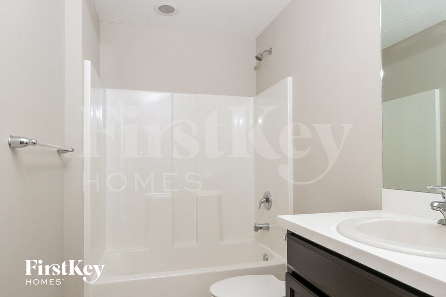 Building Photo - 3765 SW Darby Ln