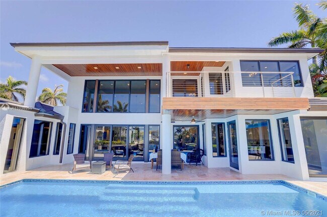 Building Photo - 750 Marine Dr