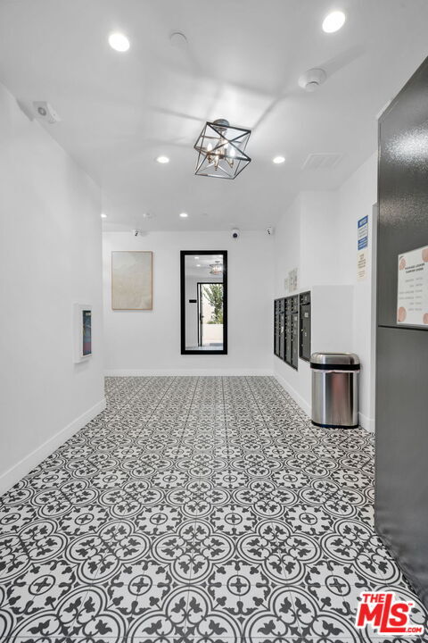 Building Photo - 4114 Vantage Ave