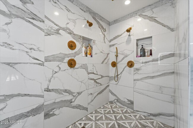 Building Photo - 3112 E Palo Verde Dr