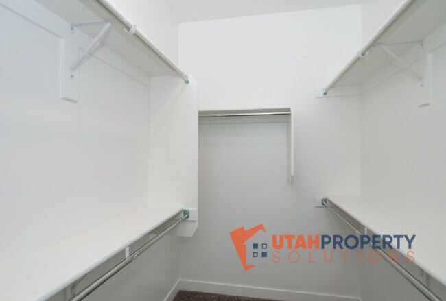 Building Photo - 4693 Daisy Ln