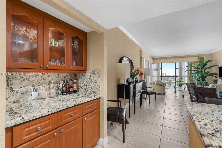 Building Photo - 20505 E Country Club Dr